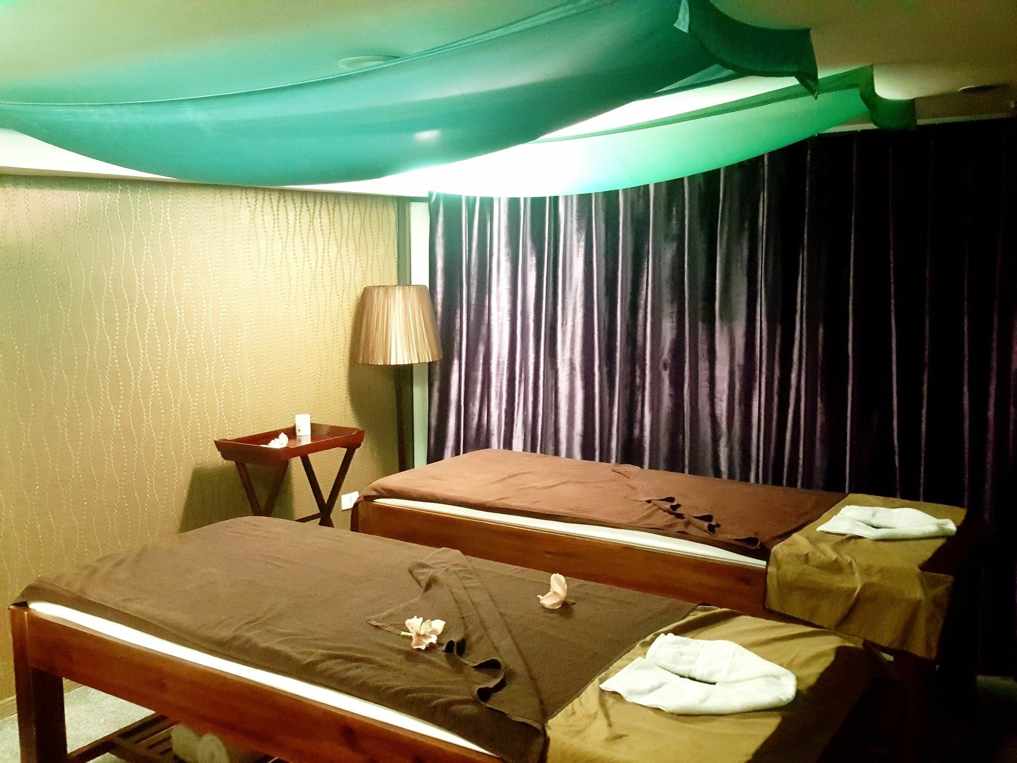 Hanoi Emerald Waters Hotel & Spa Esterno foto